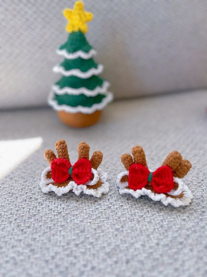 Crochet Christmas hair clips
